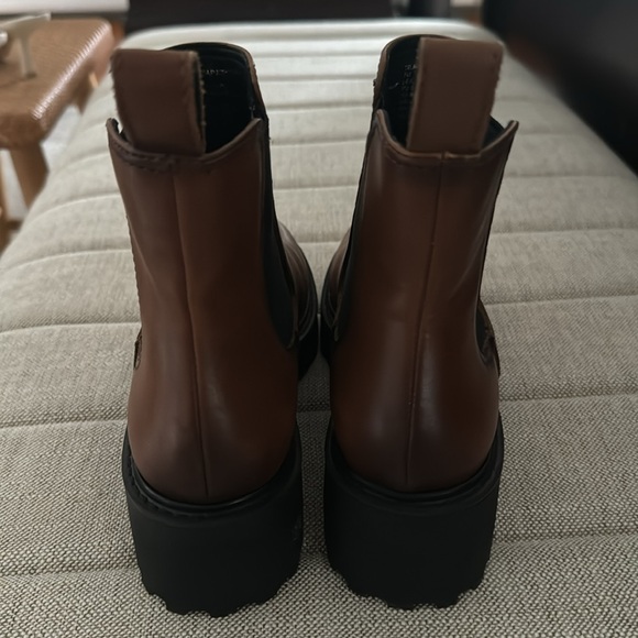 Ankle Boot - Picture 4 of 5